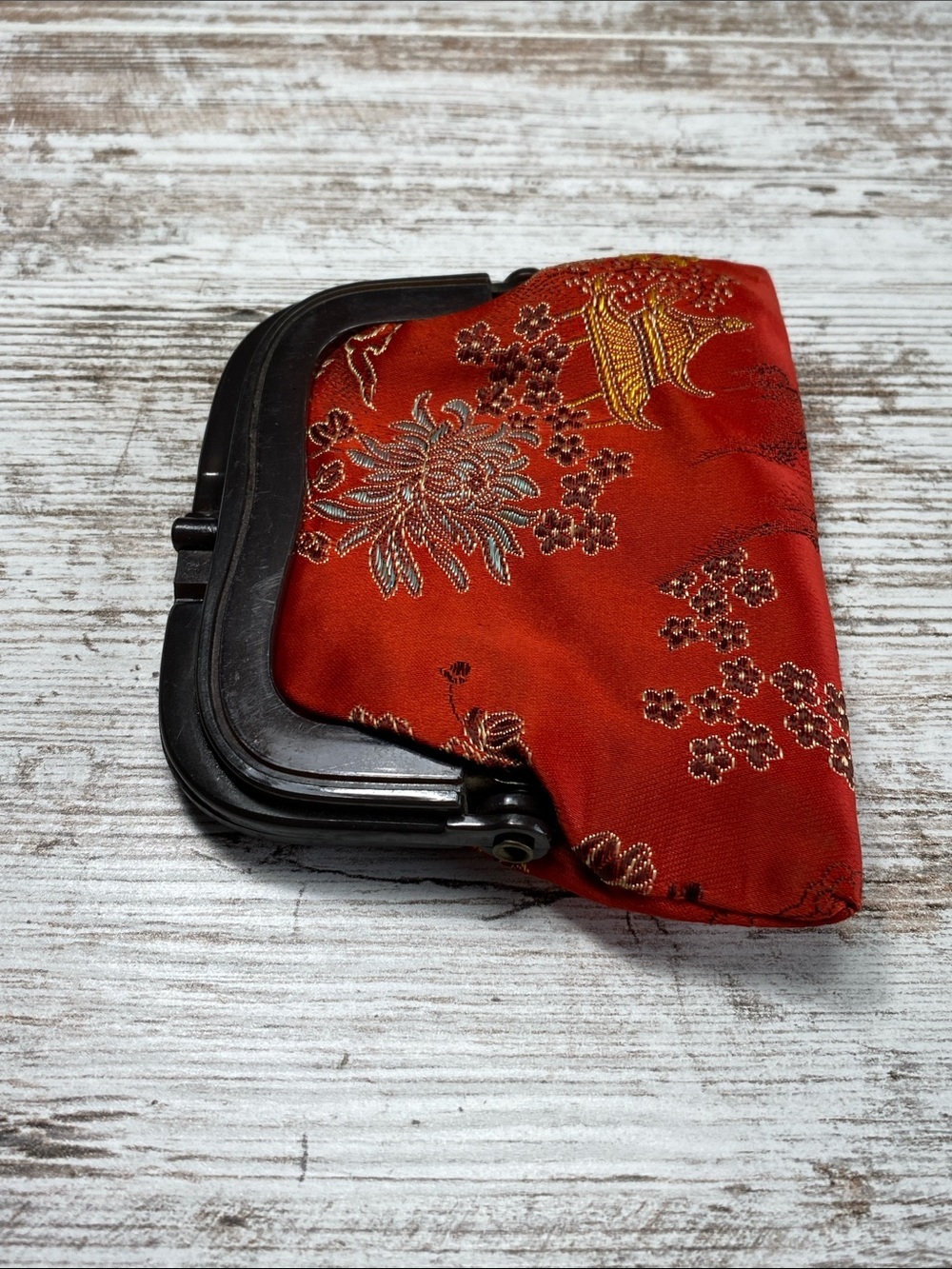 Vintage Hong Kong Red Brocade Kiss Lock Coin Purse Floral Chinoiserie Retro - Picture 11 of 12